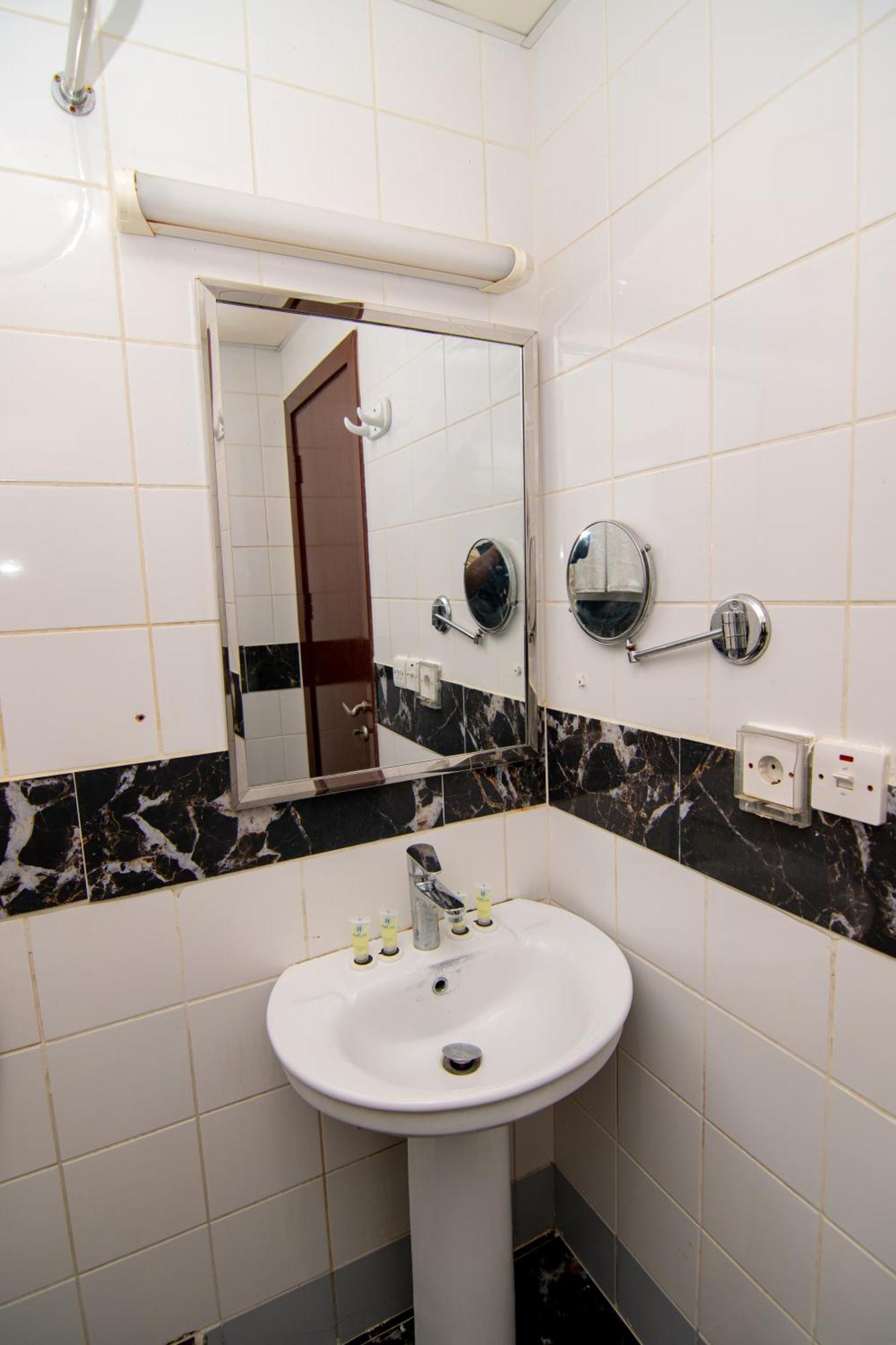 Shurakaa Al Khair Hotel Мека Екстериор снимка